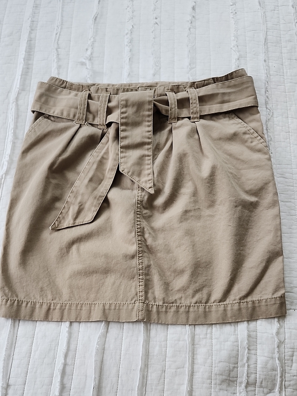 Zara Minimalist Beige Mini Skirt with Pockets & Zip Closure